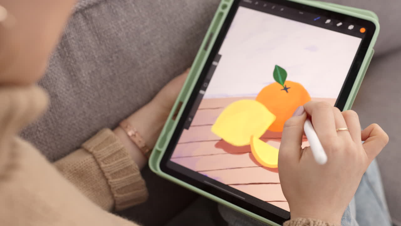 hand, tablet sceen e design digitale con grafica