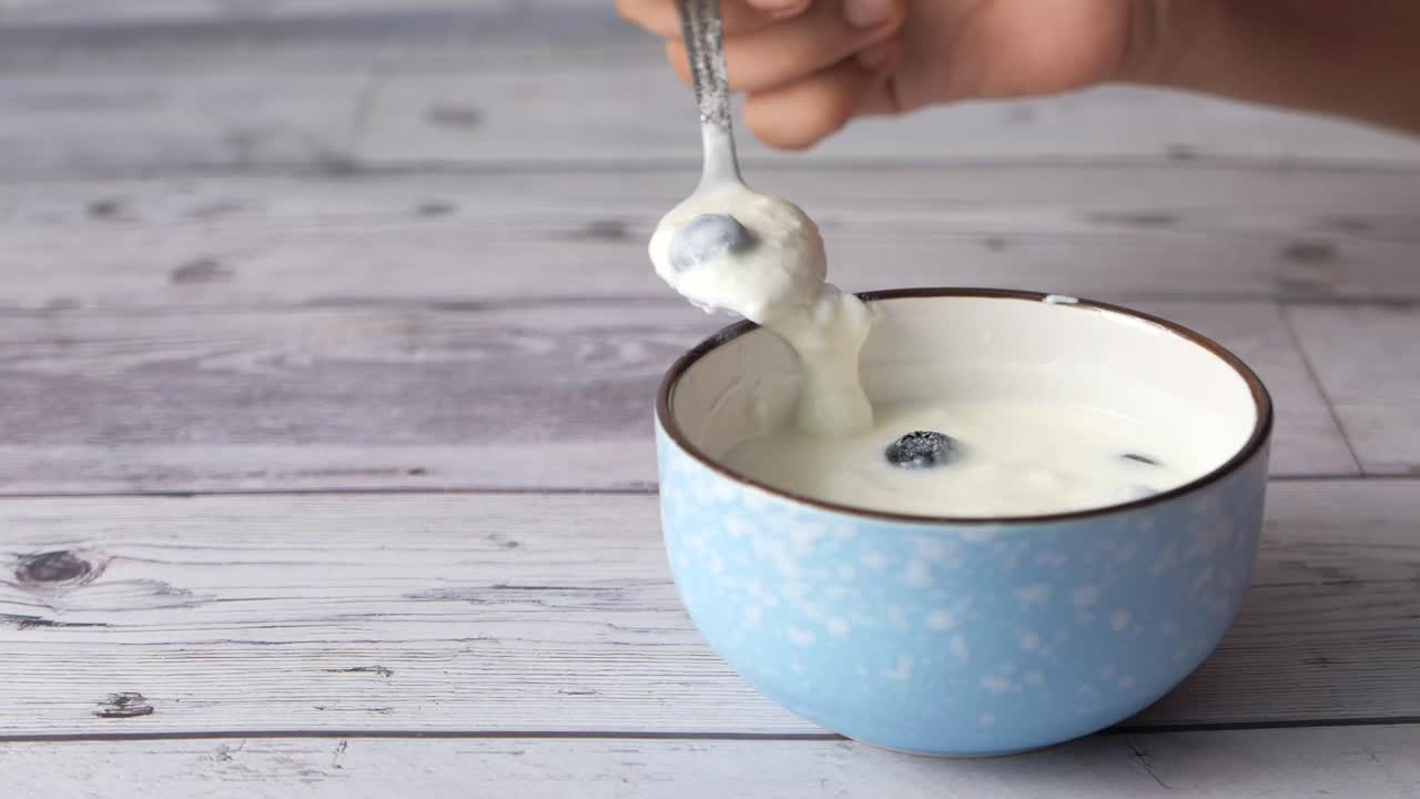 yogur con arándanos