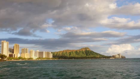 honolulu skyline with diamond head