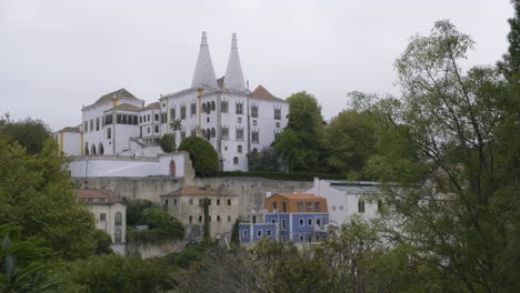 Ansicht-Von-Osten-Des-Nationalpalastes-Von-Sintra-In-Sintra,-Lissabonischer-Bezirk-Von-Portugal,-Zeigt-Manueline-abschnitt