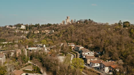 Drone-shot-over-Scaligero-castle,-Mantova-Italy