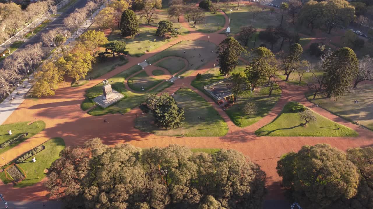 거대한 팔레르모 호수 부에노스 아이레스 공원 시설 아르헨티나