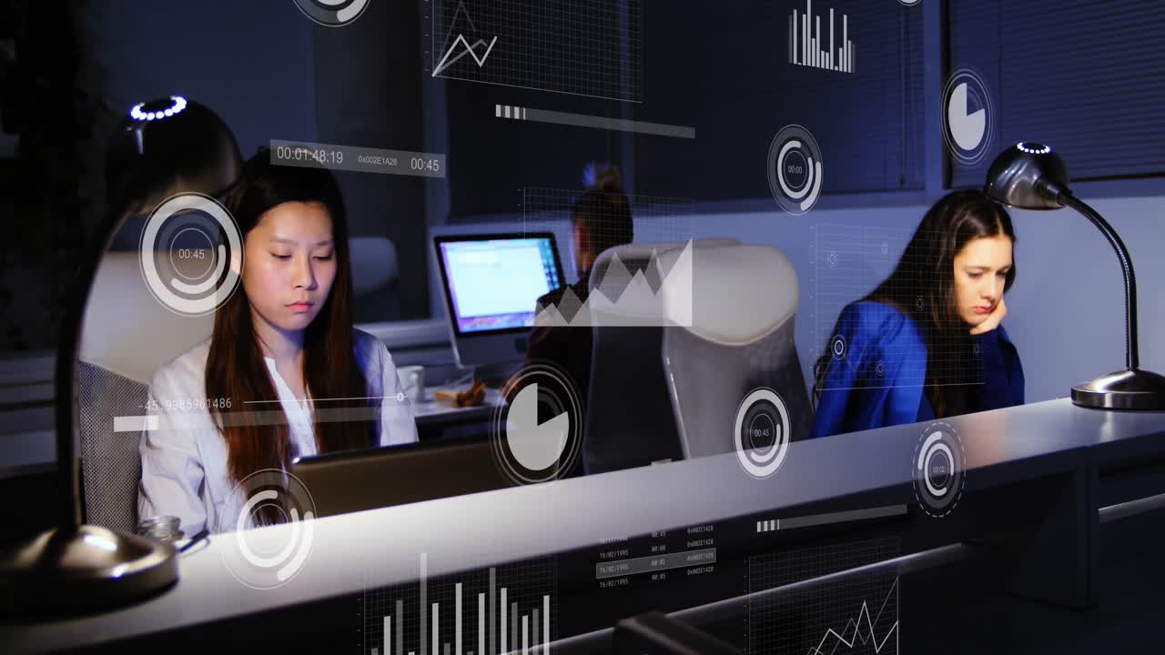 animación del procesamiento de datos sobre diversas personas de negocios que utilizan computadoras