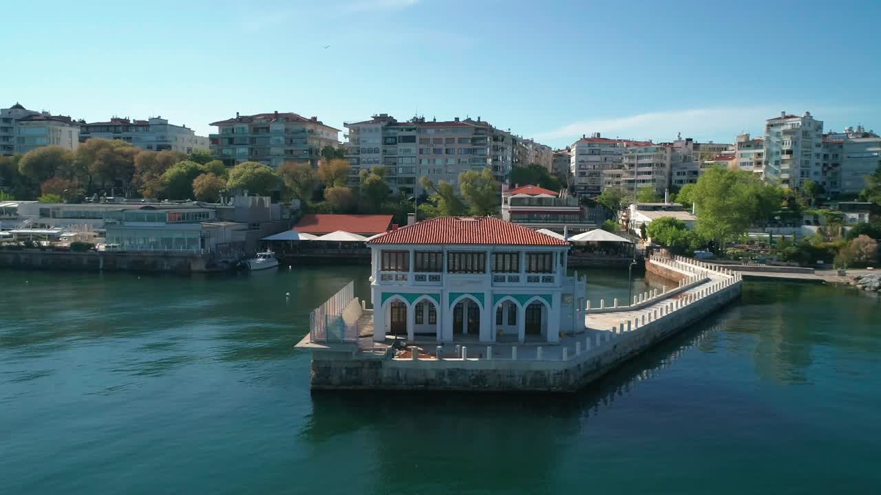 İstanbul, Kadıköy Moda semtinin Covid sokağa çıkma yasağı sırasındaki havadan çekimleri.