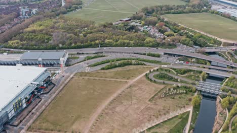 Drohnenschuss-über-Olympiapark-Und-East-Way-A12-London