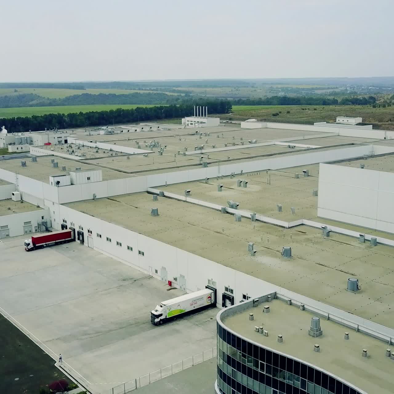 современный внешний вид промышленного здания