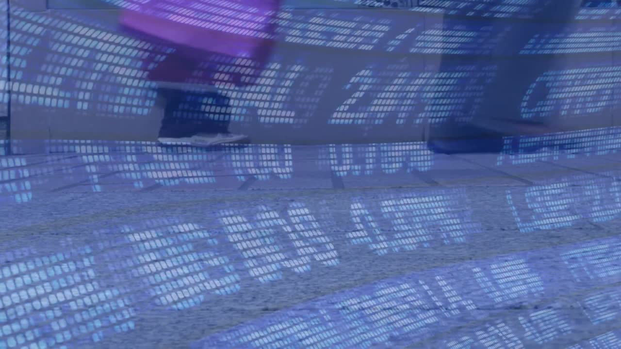 Folk der går med bevægelige tal og tekst