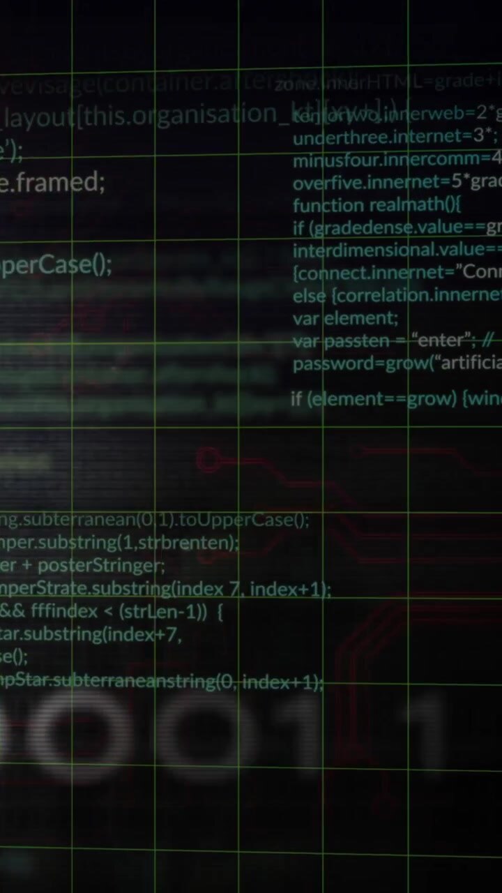 Animazione di elaborazione dati su codice binario e un hacker maschio caucasico