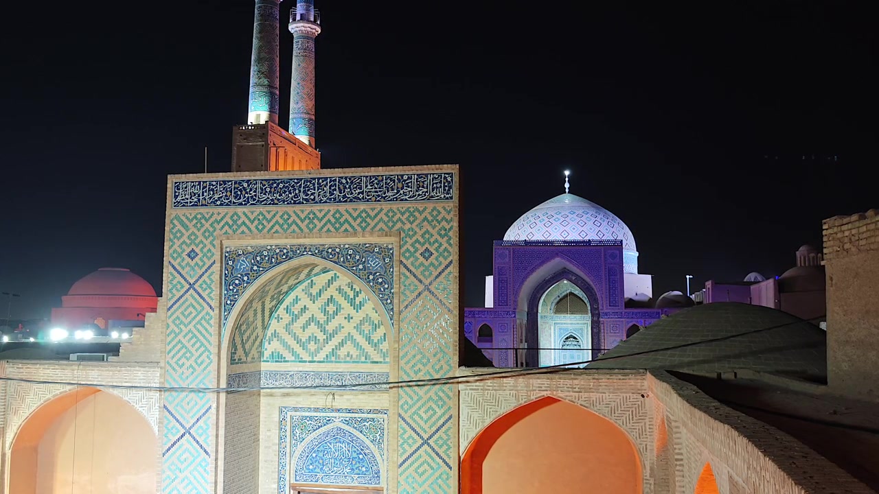 Yazd, İran'da Gece Aydınlatılmış Antik Cami Mimarisi
