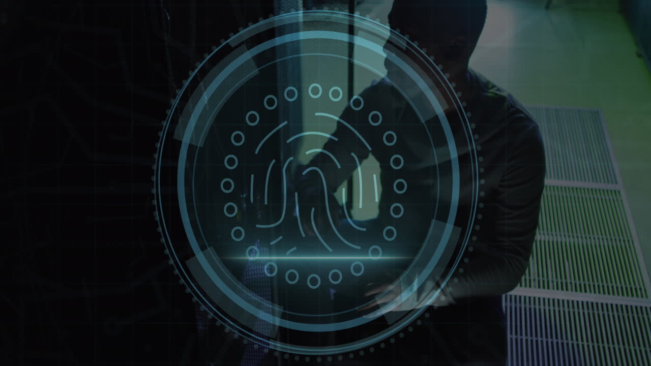 animación de escáner biométrico de huellas dactilares en un ingeniero afroamericano que trabaja en la sala de servidores