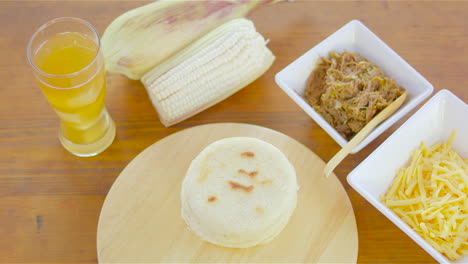 arepas, venezuelan dish made of corn flour