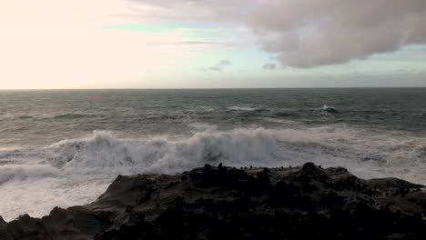 Stürmisches-Wetter-Und-Monsterwellen-Im-Dezember-Im-Shore-Acres-State-Park-In-Der-Nähe-Von-Coos-Bay-An-Der-Küste-Von-Oregon