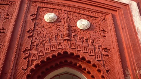 the red brick architecture is evident on the outer walls of this temple which the social system, culture and civilization of that time blossomed.currently, the paintings are almost destroyed.