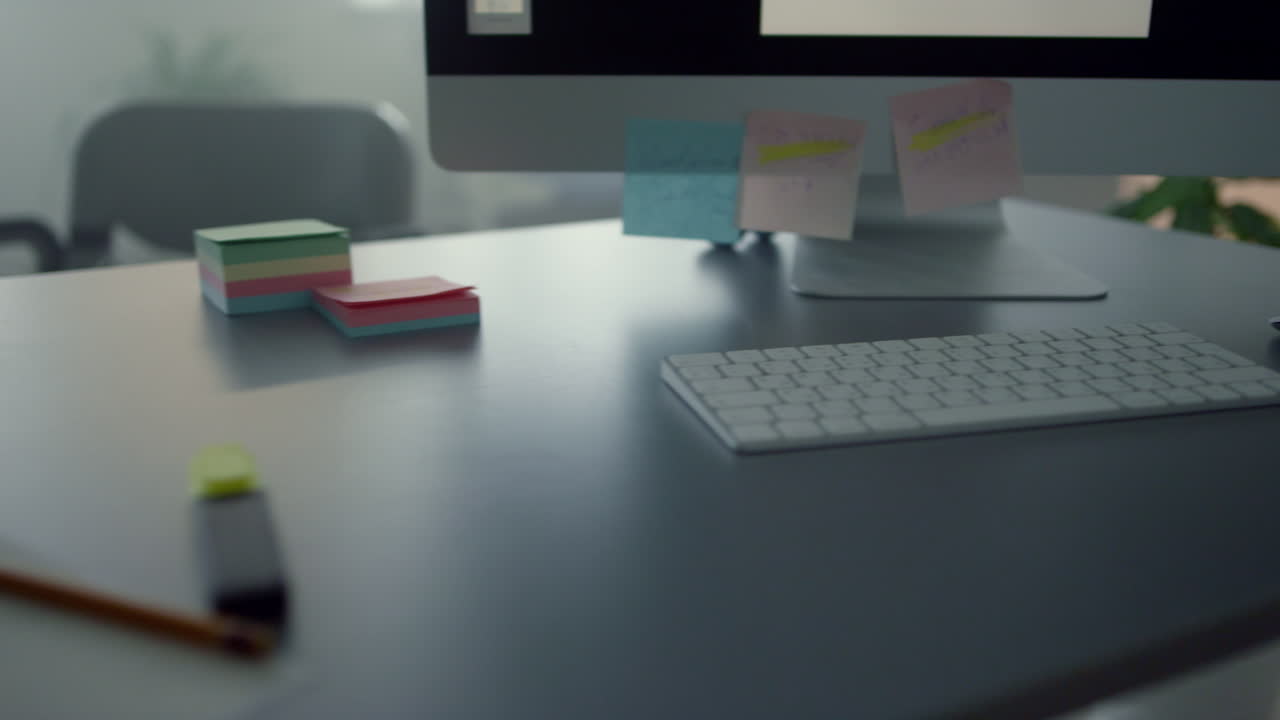 클리닉의 현대적인 의사 데스크 ⁇ . 병원의 기술적 작업장.