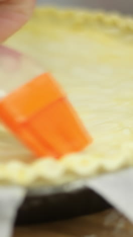 preparando una corteza de pastel