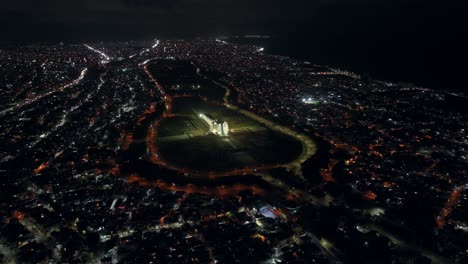 faro de colón en el centro de la ciudad de santo domingo este en la república dominicana
