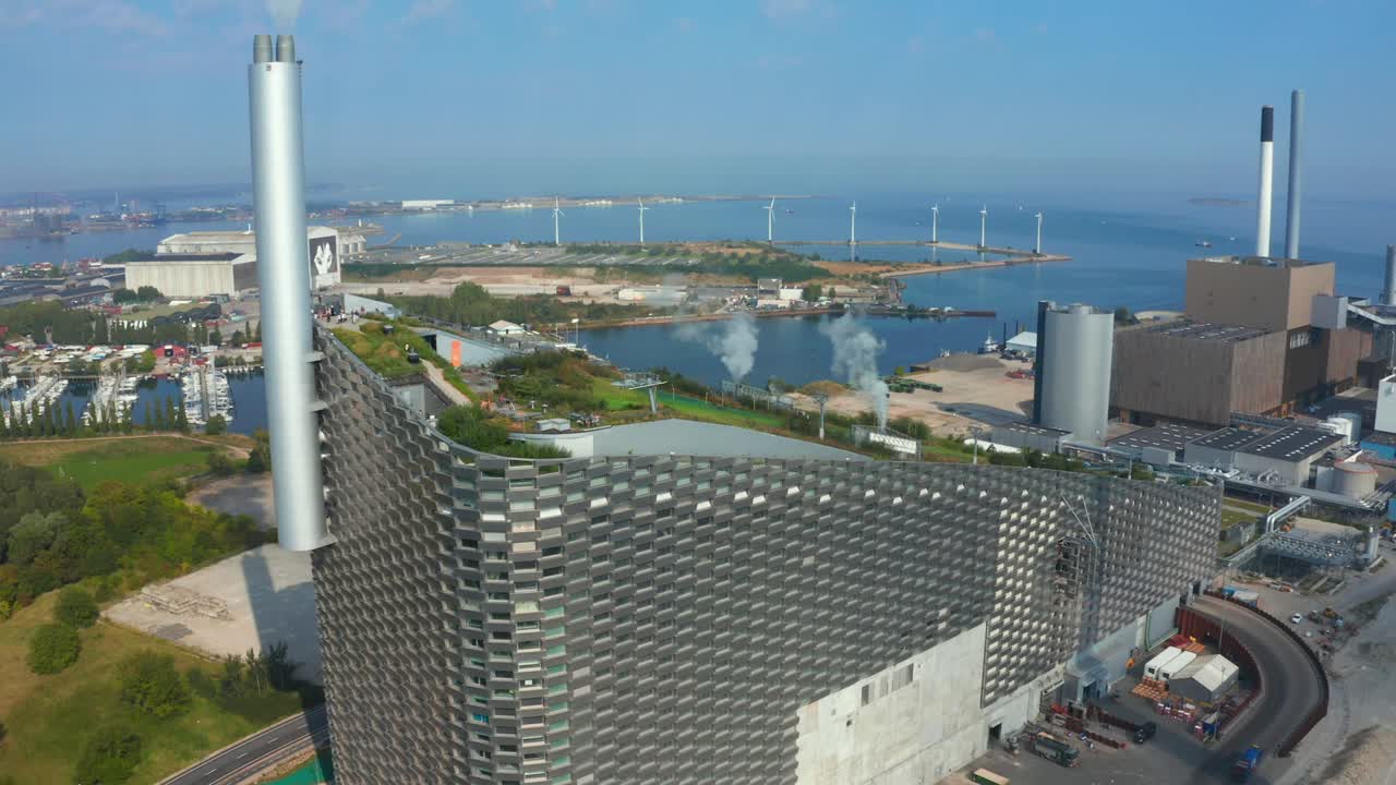 Waste-to-Energy Power Plant in Copenhagen with the ski area on the roof