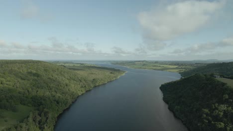 Prestine-Lough-Derravaragh-Lake-County-Westmeath-Irland-Luftaufnahme