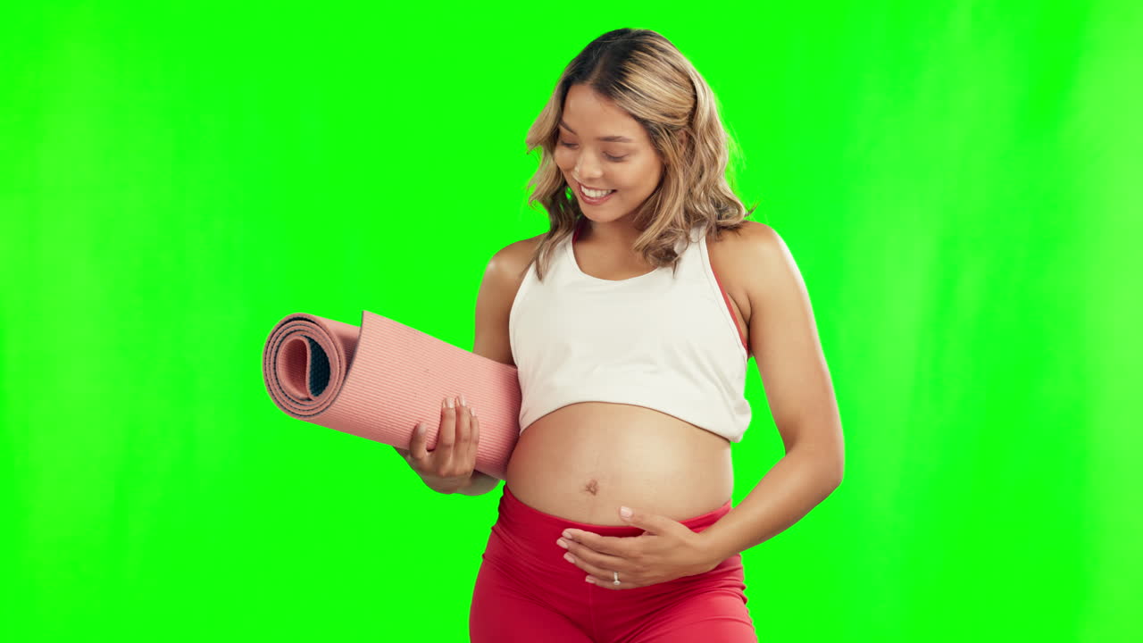 Mulher grávida feliz, ioga