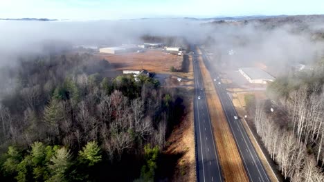 autopista 421 en el condado de wilkes nc, carolina del norte