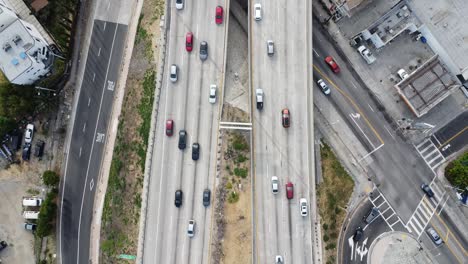 Luftaufnahme-über-überlasteten-Autobahnen