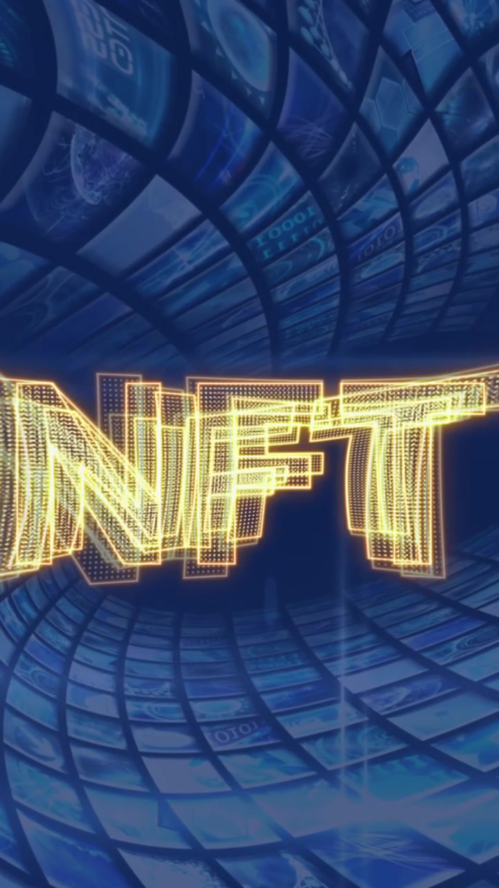 Animazione di NFT su un tunnel fatto di schermi digitali blu.