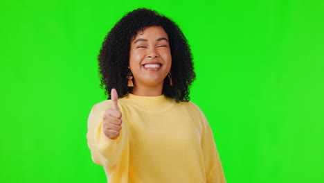 pantalla verde, sonrisa o mujer feliz con los pulgares hacia arriba