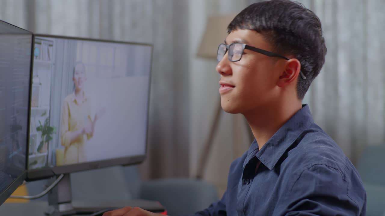 온라인으로 공부하는 십대