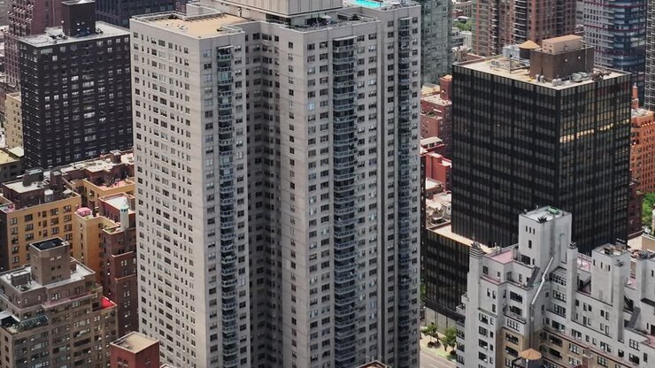 Vista de drone destacando a arquitetura urbana no horizonte da cidade de Nova York