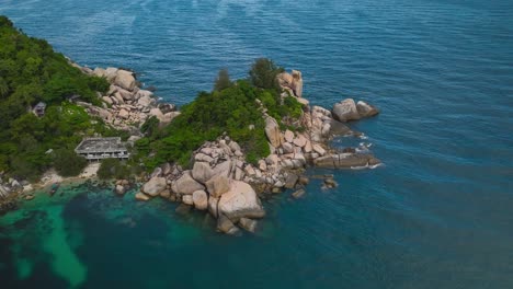 curva panorámica del lapso de tiempo de la costa de koh tao, tailandia
