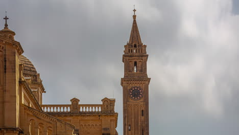 Zeitraffer-Basilika-Des-Nationalheiligtums-Der-Heiligen-Jungfrau-Von-Ta&#39;-Pinu-Malta