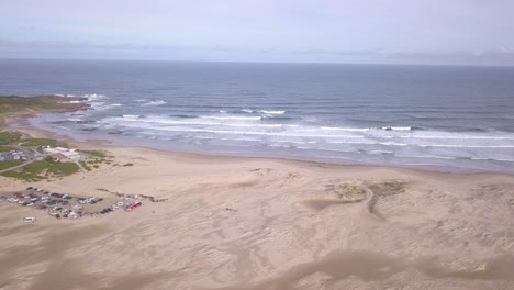 Panorama-Aéreo-A-Través-De-La-Hermosa-Arena-Blanca-De-La-Bahía-De-Anna-Y-Las-Dunas-De-Arena-De-La-Playa-De-Stockton-En-La-Playa-De-Birubi