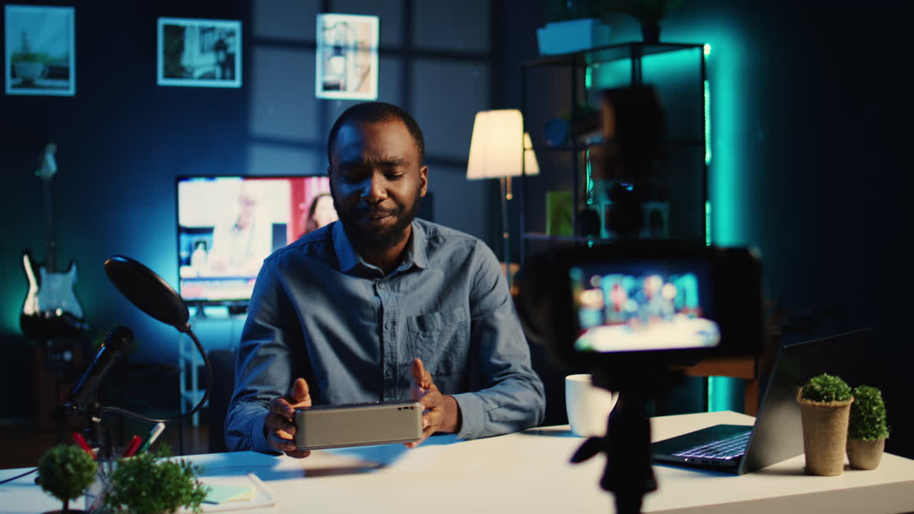 Internet star reviews Bluetooth speaker