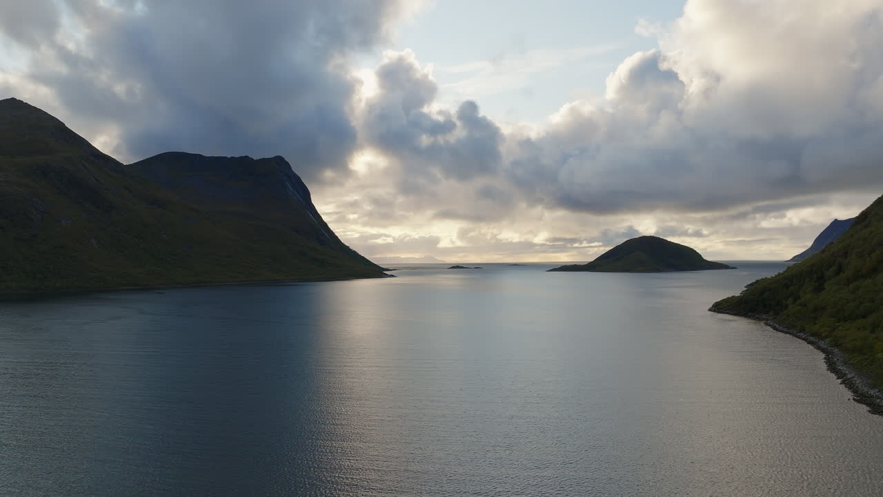 노르웨이 의 아름다운 조용 한 토르스켄 해역 - 공중