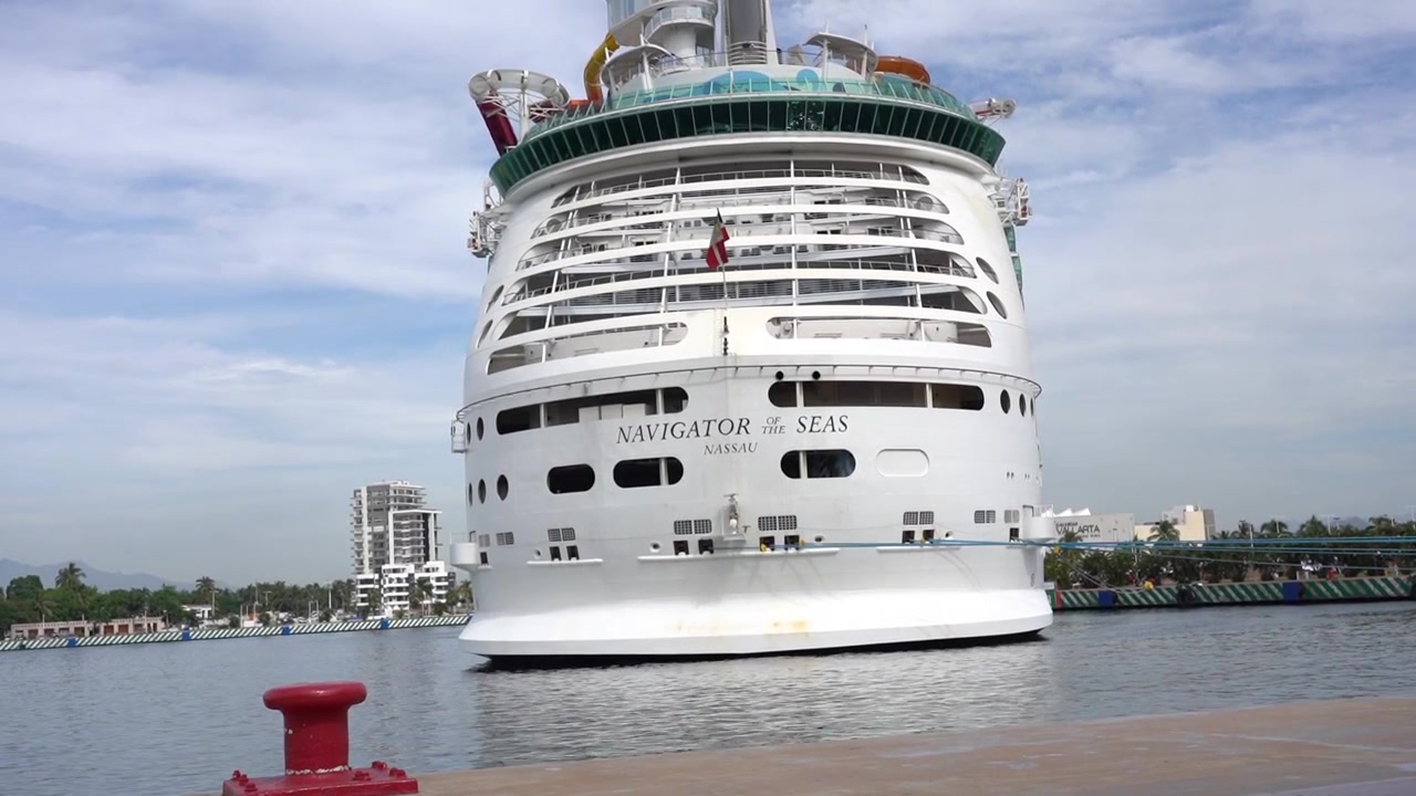 Navigator of the Seas i havn