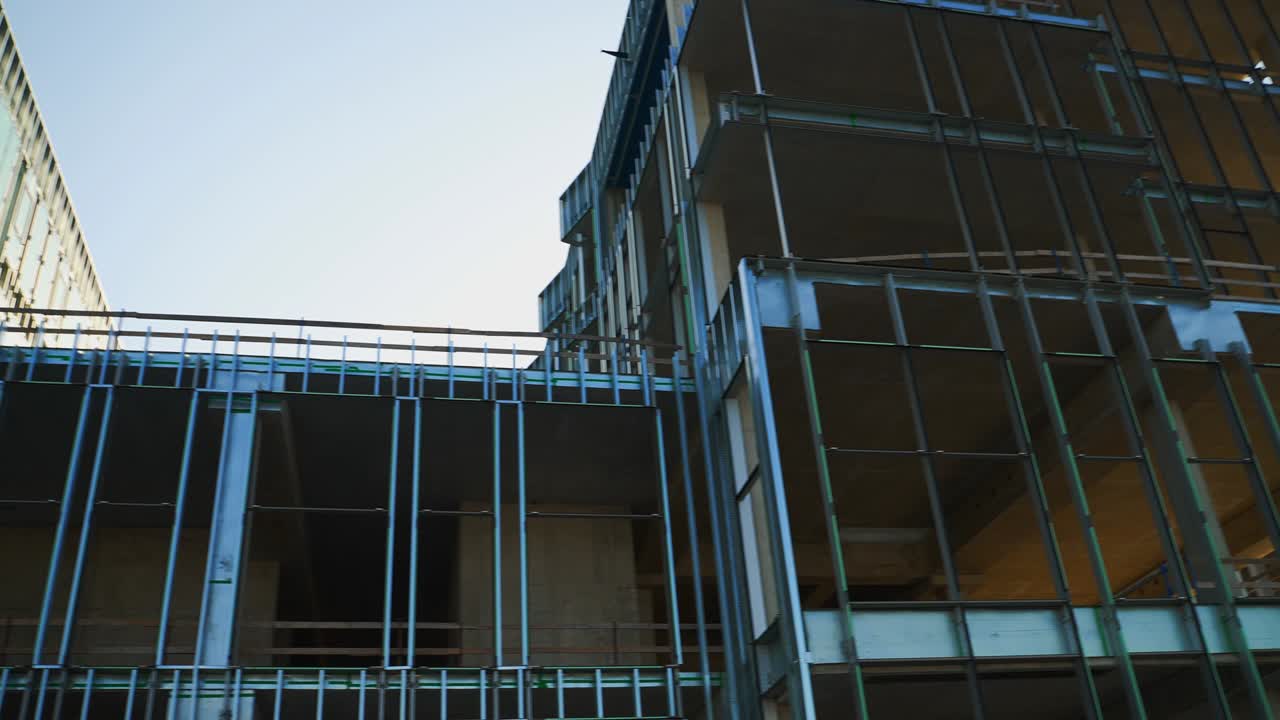 construcción de un nuevo edificio de apartamentos modernos de lujo.