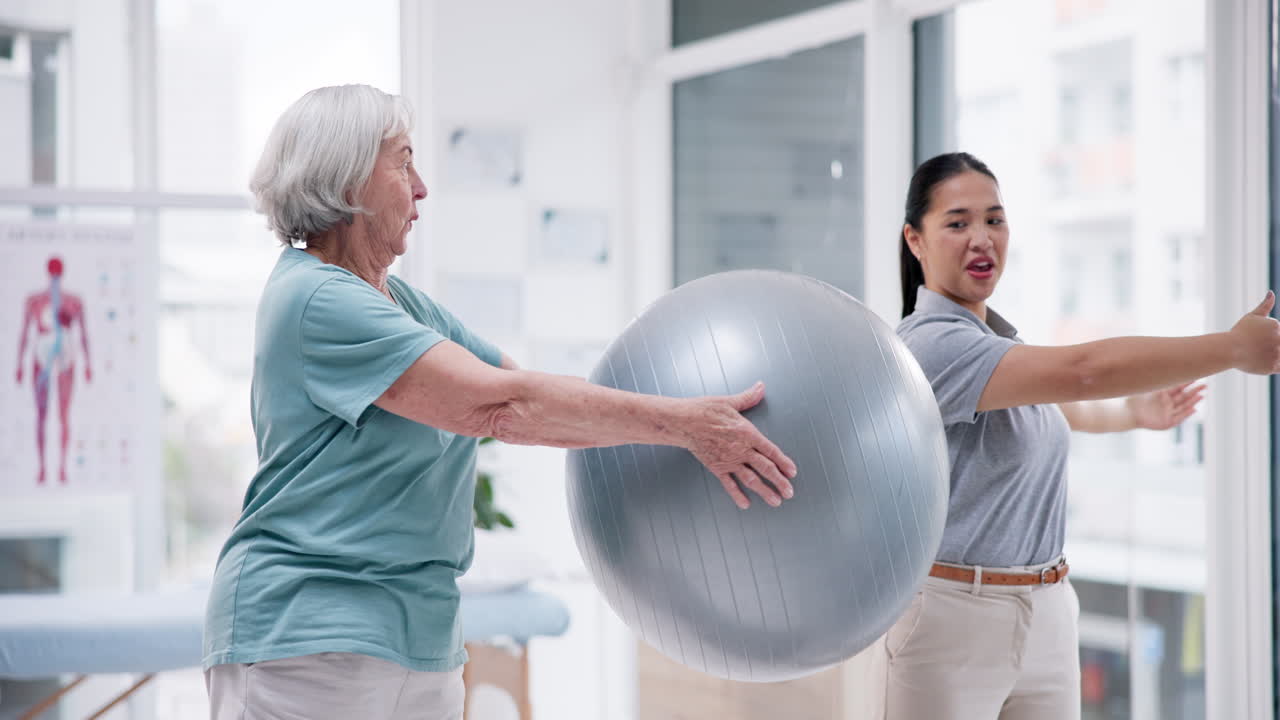 Senior care, physiotherapist