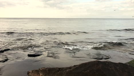 Lapso-De-Tiempo-Del-Lago-Ontario-Tomado-De-La-Orilla-De-Oswego