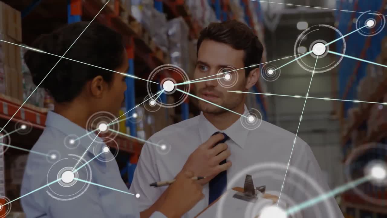 animación de una red de iconos sobre supervisores caucásicos masculinos y femeninos discutiendo en el almacén.