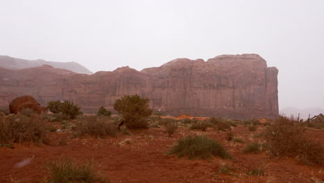 Schnee-Fällt-In-Der-Majestätischen-Wüste-Des-Monument-Valley