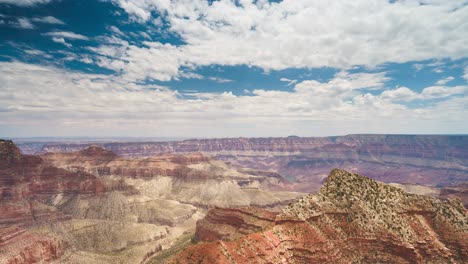 Vista-Panorámica-Del-Parque-Nacional-Del-Gran-Cañón-Con-Cloudscape-En-Arizona,-Estados-Unidos