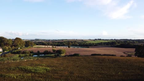 Toma-Panorámica-De-Campos-En-Castle-Eden-Village-En-El-Condado-De-Durham-Cerca-De-La-Autopista-A19---Drone-Aéreo-4k-Hd