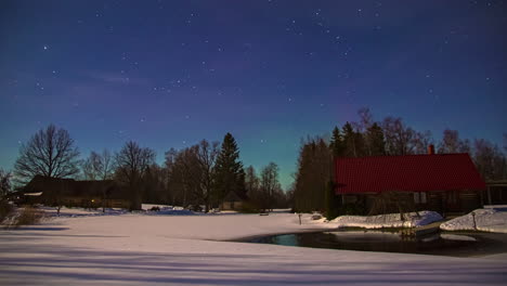 Schöne-Sterne-Und-Aurora-Borealis-Am-Nachthimmel-Im-Winter