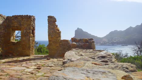 Muro-De-Piedra-En-Ruinas-En-Un-Día-Soleado-4k