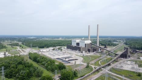 Planta-De-Energía-Del-Río-DTE-Belle-En-Michigan,-Vista-Aérea-De-Drones