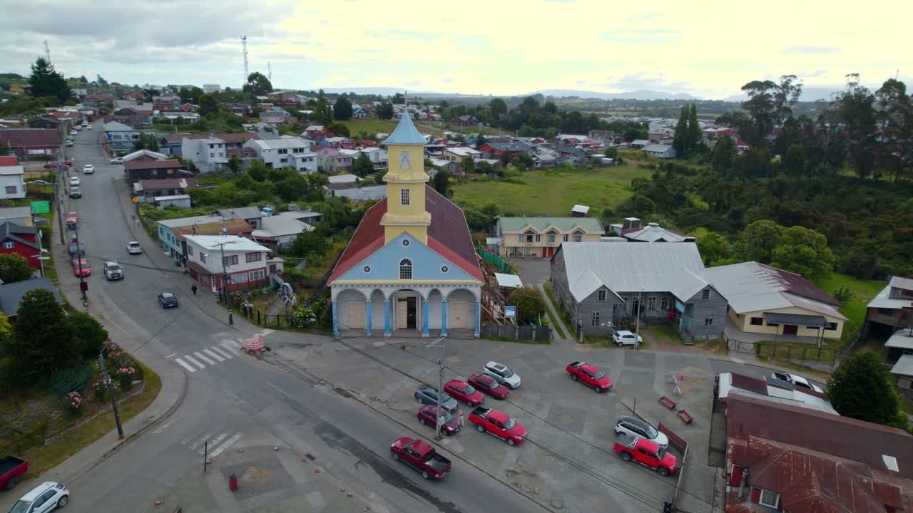 칠레의 칠로에 있는 치의 유산 교회를 설립하는 공중 도, 구름이 가득한 빛의 지평선