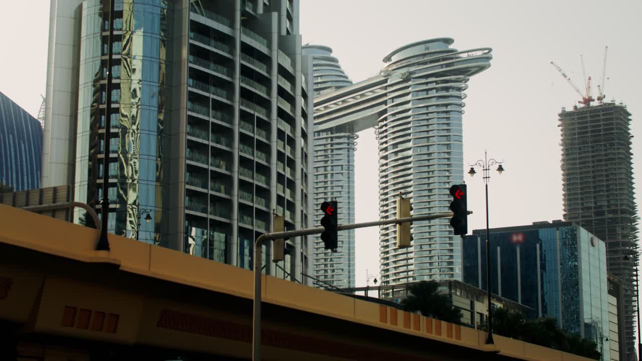 현대적인 초고층 건물과 도시에서의 건설