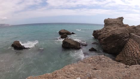 Playa-De-España-Malaga-Nerja-En-Un-Día-Nublado-De-Verano-Usando-Un-Dron-Y-Una-Cámara-De-Acción-Estabilizada