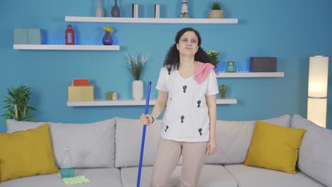 Young-woman-Crying-While-Cleaning.