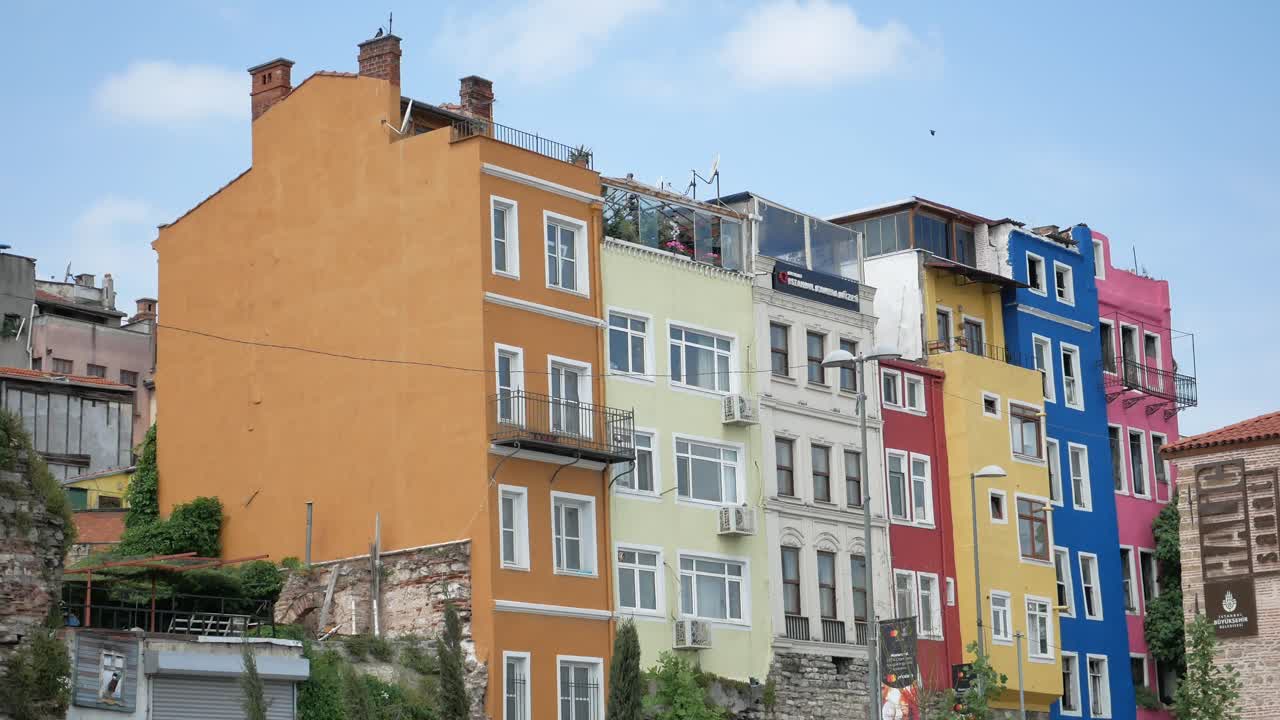 edificios coloridos en estambul